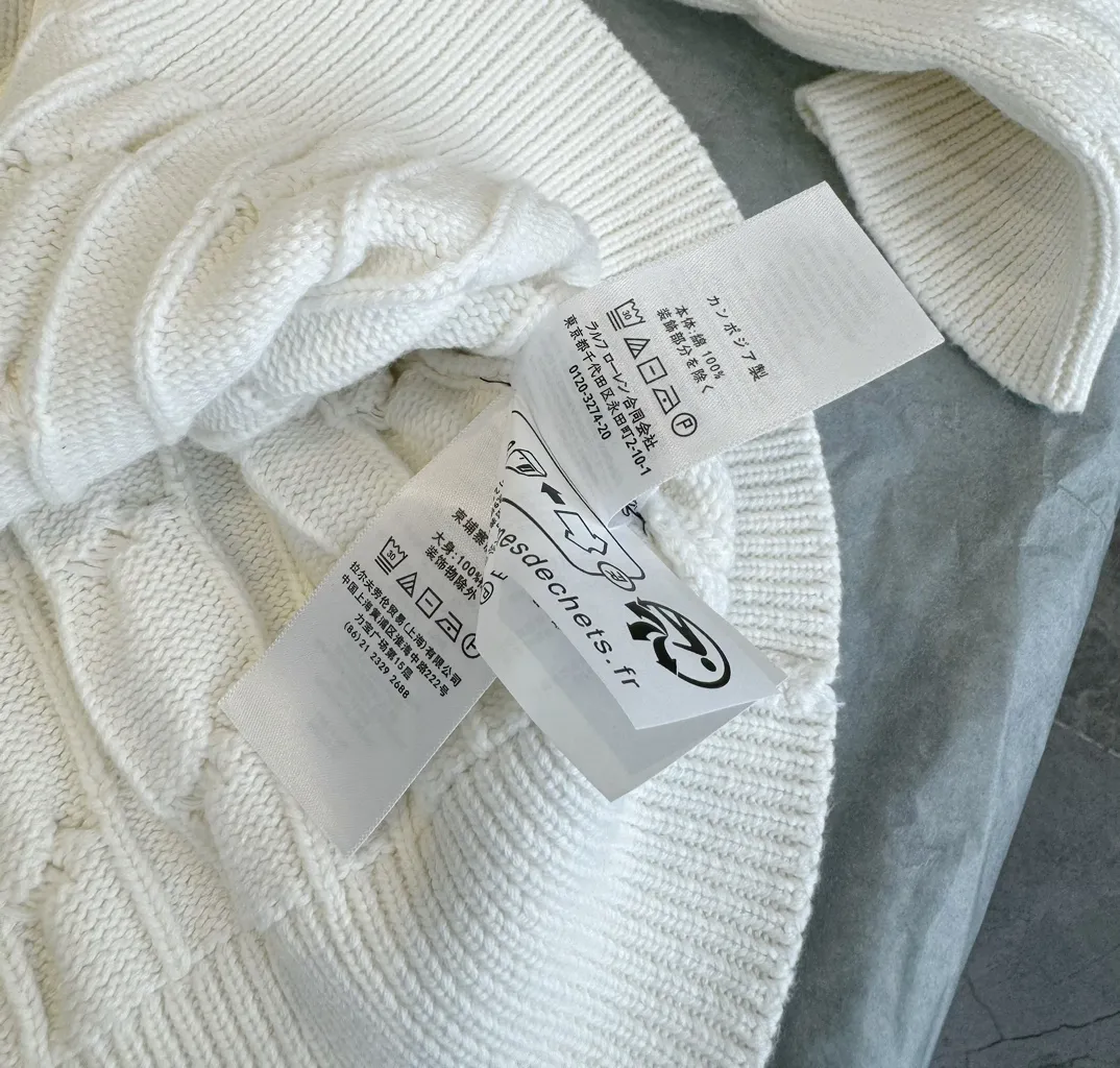 🅿️240 Style number: L05 (white) Ralph Lauren RL classic war horse logo embroidery on the chest cable pattern twist button round neck long sleeves buttoned knitted sweater cardigan jacket Color: SIZE: XS S M L Size reference # Length Bust Shoulder width 64 52 45 I will always love sweet girls. The soft and glutinous🧶🫶 style is a very classic cable sweater. It has an American retro college style. It feels very comfortable. It is a must-have item for spring, autumn and winter wardrobes. It also looks good when layered as an inner layer in cold weather. High-density LOGO embroidery on the chest, and original customization of tag accessories. Made of pure cotton yarn 🧶 blended with wool, pure cotton is skin-friendly and comfortable, small label war horse embroidered twist turtleneck sweater 🐎 high quality. Follow the blogger to learn how to wear it! Let’s get a Ralph Lauren cable sweater. It’s a super hard-to-find series after it became popular. It’s hard to find one on the official website. It’s simple and practical to wear, with a lazy and loose feel. The thickened fabric has a more texture, soft and delicate feel, and a loose fit. Whether worn alone or layered, you can wear different styles of fashion with just one piece. ⚠️Contains wool products🦙 Pay attention to the washing method to avoid shrinkage
